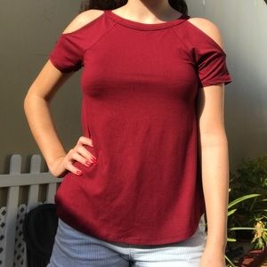 Gaze cold shoulder shirt✨